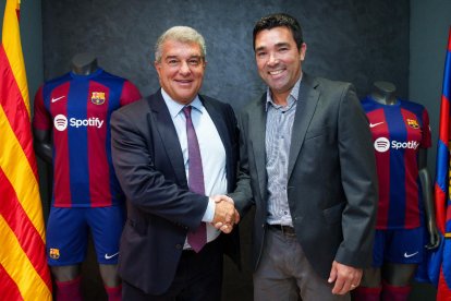 Joan Laporta i Deco, ahir durant la presentació del portuguès com a director esportiu.