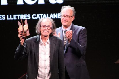 Piera tras recibir el Premi d’Honor de les Lletres Catalanes. 