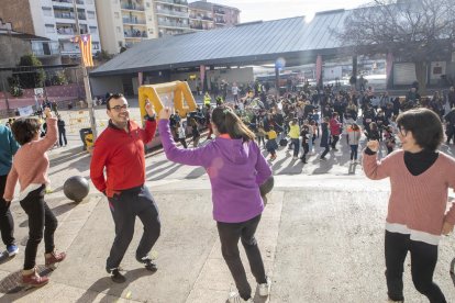 Més de 30 activitats a Tàrrega. La plaça de les Nacions Sense Estat va ser ahir l’epicentre de la Marató a la capital de l’Urgell.