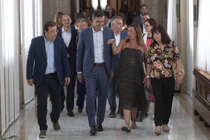 Sánchez, entre Vara i Armengol, les seues apostes per a la presidència del Senat i del Congrés.