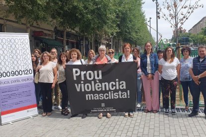 Minuto de silencio en Lleida en rechazo al crimen machista en Cornellà