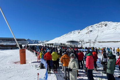 Cues als remuntadors ubicats al Pla de Beret, ahir a l’estació de Baqueira Beret.