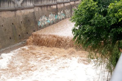 El Ayuntamiento de Terrassa registra una cincuentena de incidencias en una hora por la lluvia