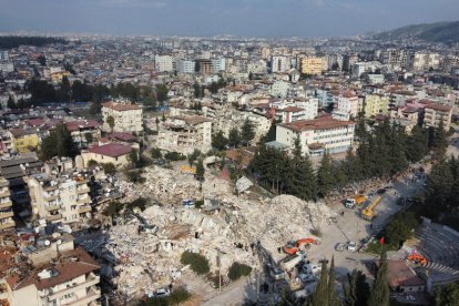 Edificios destruidos por el terremoto en Antakya, Turquía.