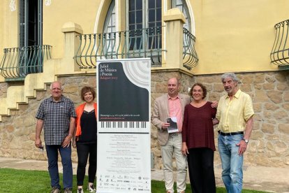 Presentación ayer del cartel en el Xalet Montiu de Balaguer.