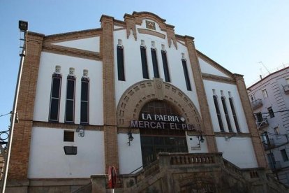 Imatge de l'exterior del Mercat del Pla.