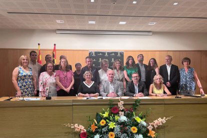 Pla d’Urgell - L’alcalde de Bell-lloc, Carles Palau (ERC), agafa el relleu al consell del Pla a Rafel Panadés, que ha deixat la política. Després de la seua investidura, va apostar per potenciar la transparència i la participació i va avan ...