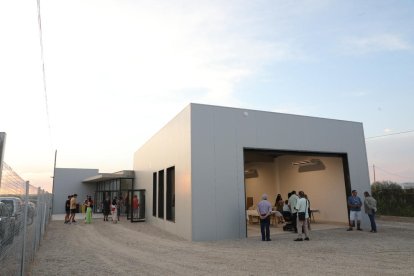 El antiguo matadero de Almacelles acoge desde ayer el nuevo espacio juvenil.