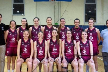 Jugadoras y técnicos del Nayox CBF Lleida.