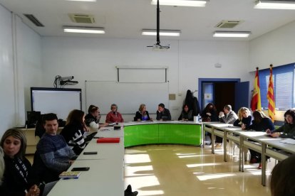 Imagen de la constitución de la mesa negociadora del convenio del comercio de Lleida, ayer. 