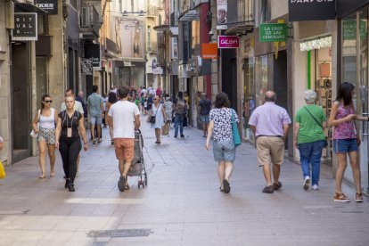 L’Eix compta amb moltes botigues liderades per autònoms.