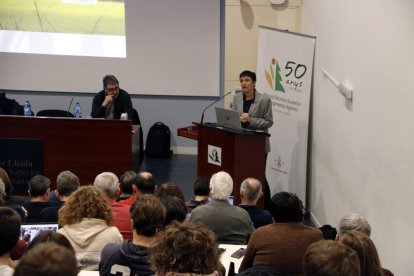 La directora general d'Agricultura, Elisenda Guillaumes, durant la presentació del certificat de Producció Agrària Sostenible a representants del sector agrícola a Lleida