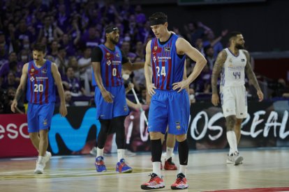 Kyle Kuric, en primer término, abatido por la derrota.