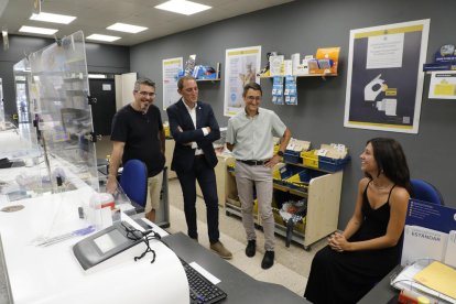 Crespín visitó la oficina de Correos de la calle Segovia, en Lleida.