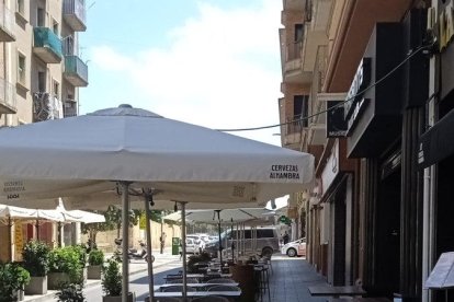 La terrassa d’un local del carrer Sant Martí.