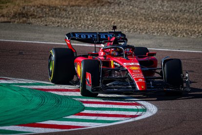 Carlos Sainz, ahir amb el nou monoplaça de Ferrari.