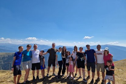 La família de turistes israelians, en la visita a Aigüestortes durant el dia d’ahir.