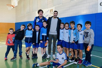 Gerard Encuentra, amb l'equip benjamí del col·legi Lestonnac