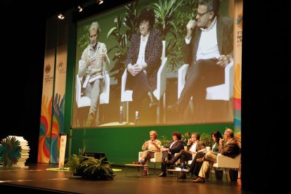 Debat sobre la Covid ahir amb Fernando Simón, África González, Rafael Vilasanjuan, Susana Quadrado i Antoni Trilla.