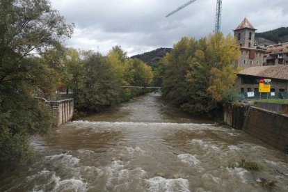 Imatge d’ahir de la Noguera Ribagorçana a l’altura del Pont.