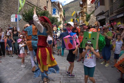 Cercavila ahir al migdia pels carrers d’Esterri d’Àneu.