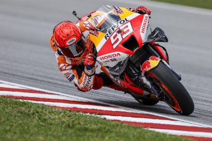 Marc Márquez, ahir durant la primera jornada d’entrenaments lliures al circuit de Sepang.