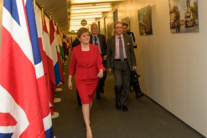 Nicola Sturgeon dimite como primera ministra de Escocia después de ocho años: 