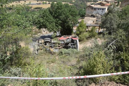 Dos bombers ferits al bolcar amb el camió quan treballaven a Altés