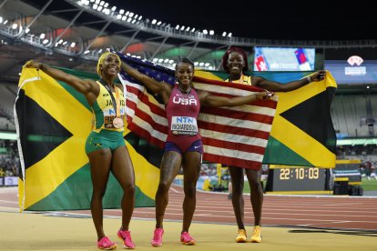 Shelly-Ann Fraser-Pryce, Sha’Carri Richardson i Shericka Jackson van formar el podi dels 100 metres.