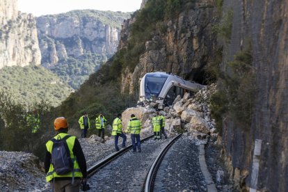 El tren de la Pobla va xocar el 2021 va xocar contra una allau de roques despreses de la muntanya.