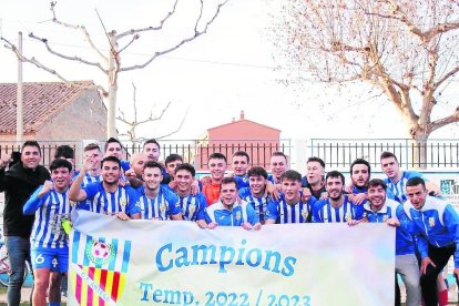 L’Artesa de Lleida celebra la primera plaça de grup.