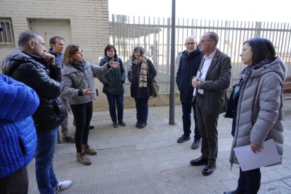 L’alcalde, Miquel Pueyo, va visitar ahir els edificis en obres.