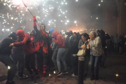 El Correfoc con los 'diables' marca la recta final de la fiesta mayor de La Seu d'Urgell