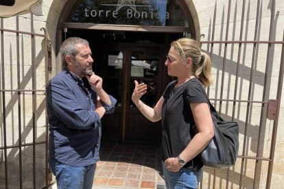 Carles Porta conversa amb la germana d’Evi Anna Rauter.