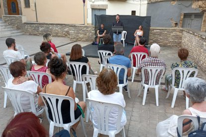 Recital poètic al centre de Tàrrega amb escriptors dels Països Catalans