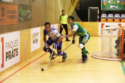 Jepi Selva conduce la bola el pasado miércoles ante el Calafell.