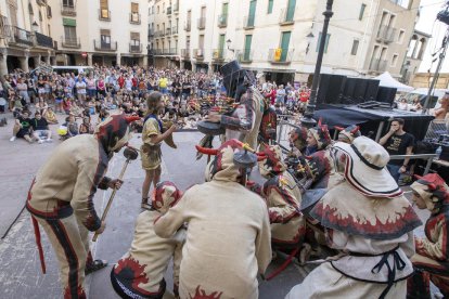 La celebració va ocupar bona part del centre de Cervera i va ser seguida per nombrosos veïns.