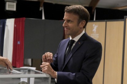 Els resultats electorals obliguen el partit de Macron a negociar amb altres formacions.