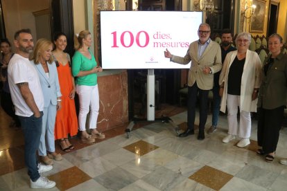 L'equip de govern del PSC Lleida al finalitzar la presentació