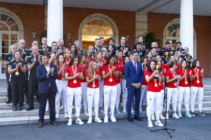 La selecció va ser rebuda ahir a la Moncloa i serà distingida amb la Medalla d’Or al Mèrit Esportiu.