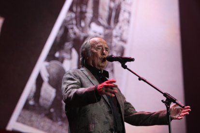 Joan Manuel Serrat cierra hoy su trayectoria como cantautor.