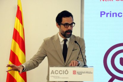 Torrent, durant la presentació de l’informe d’Acció.