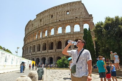 Caronte asfixia Italia y deja más de 40 grados en una Roma repleta de turistas