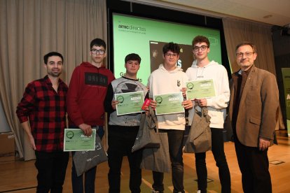 ‘Els Fuets’, del instituto Almatà de Balaguer, ganador en E-Sports.