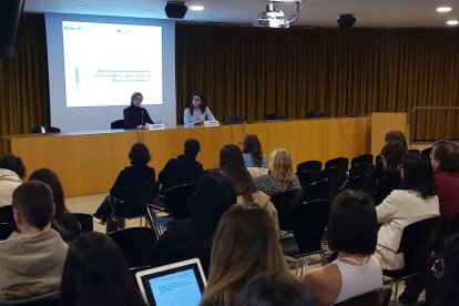 Imagen de la conferencia celebrada ayer en el Aula Magna de la Universitat de Lleida.