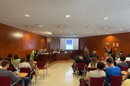 Un momento de la presentación con Enrique Barón ayer en la UdL.