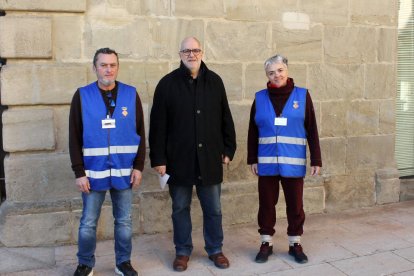 Los dos agentes cívicos que se encargarán de la vigilancia.