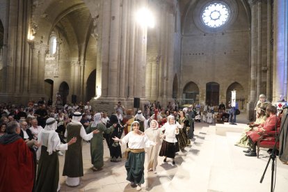 En la representació, que va tenir lloc ahir a la tarda a la Seu Vella, van participar mig centenar d’actors.