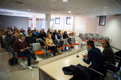 Un momento de la presentación ayer de las líneas de ayuda en la sede de Acción Climática en Lleida.