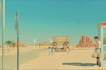 Un fotograma de la nova pel·lícula de Wes Anderson, ‘Asteroid City’.